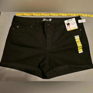 NWT Seven 7 weekend shorts rolled cuffs comfort stretch material size 22W black